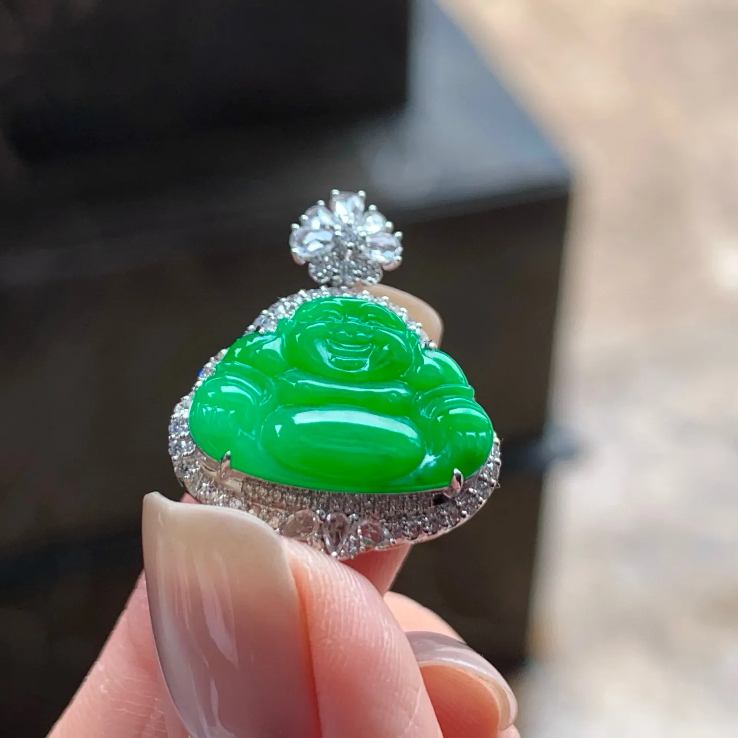阳绿坐佛
真金镶嵌 精致