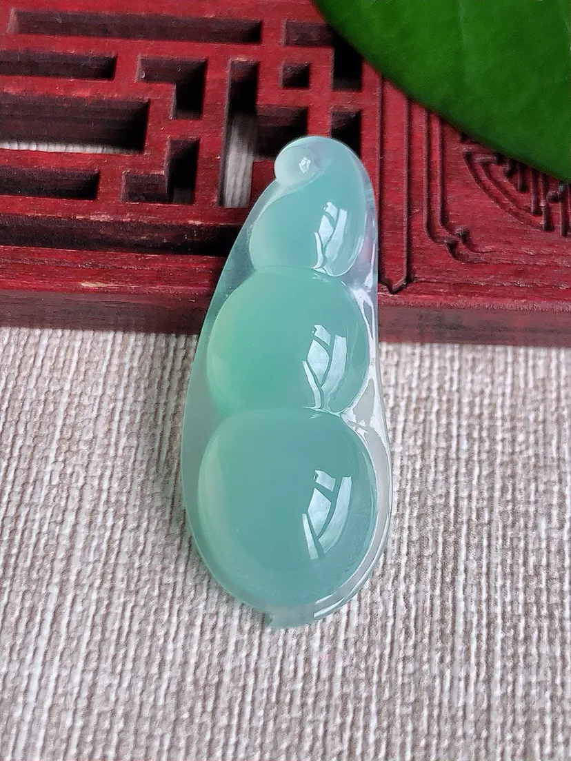 a货翡翠老坑冰种晴水四季豆福豆平安豆吊坠 尺寸37.4×15×8mm 重量6.38g 0711