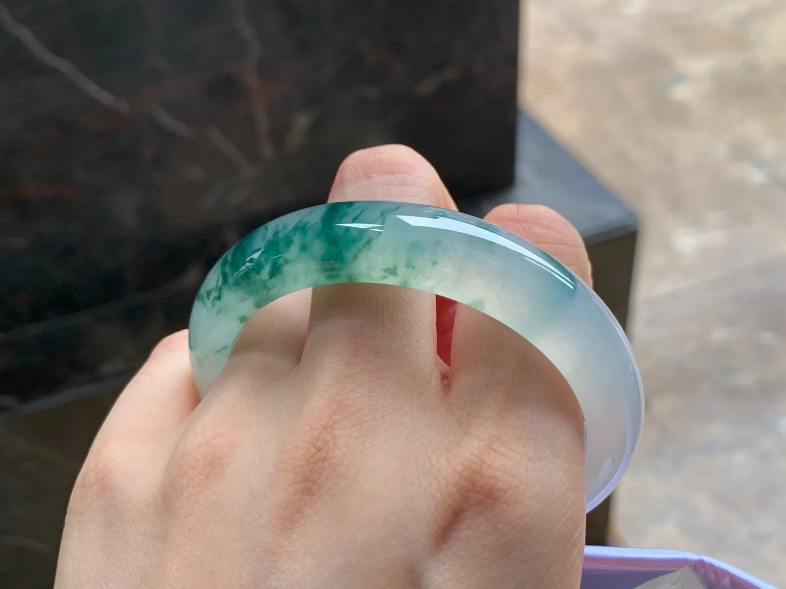 冰种飘花手镯
55.8/12.8/8.2mm
