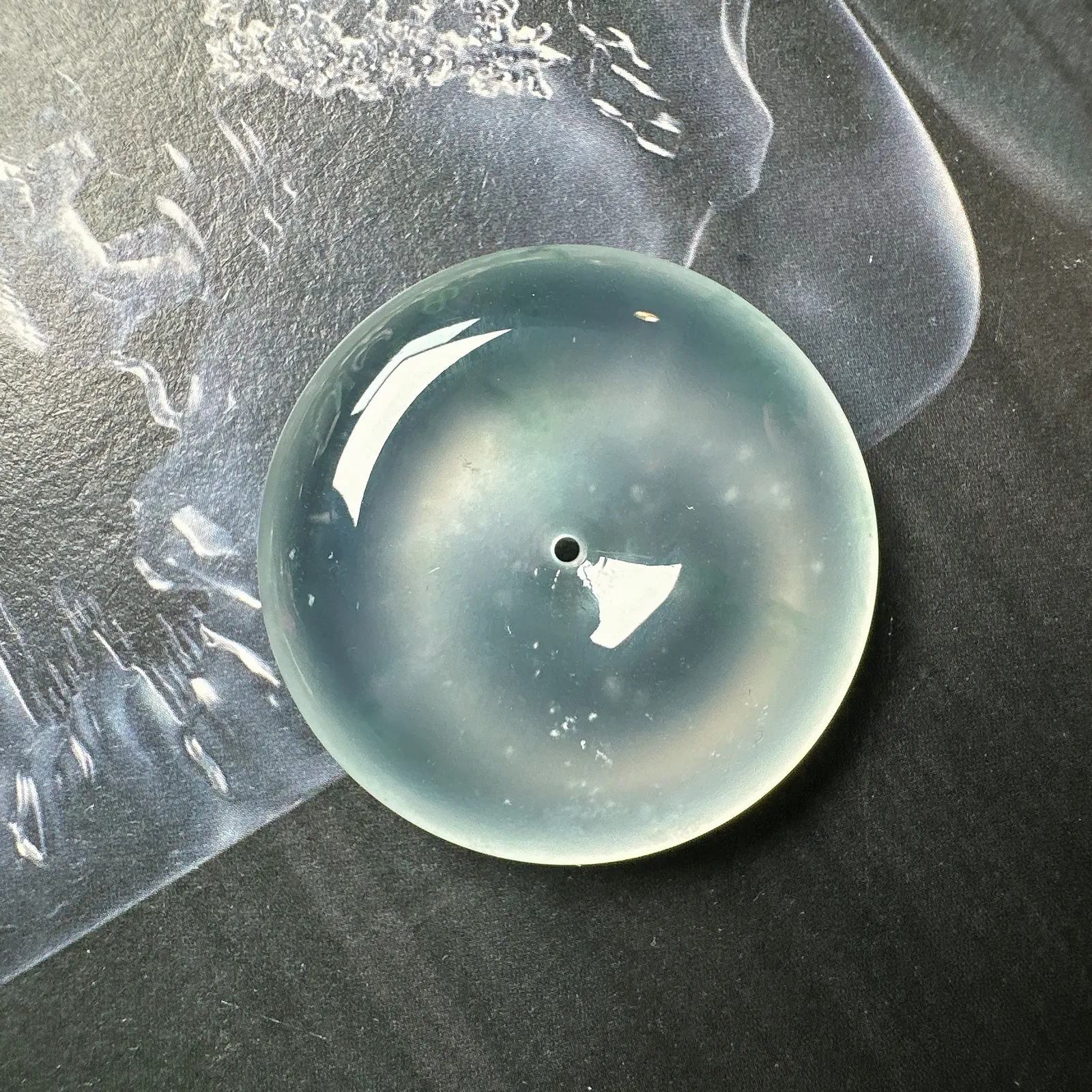 【行家货】玻璃种飘花平安扣，晶莹剔透，荧光强烈，尺寸够大，比例好。