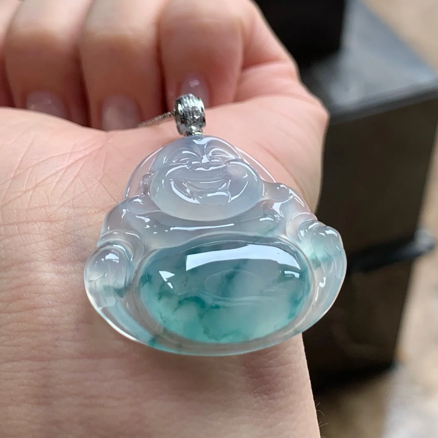 冰种飘花坐佛
种好 金扣