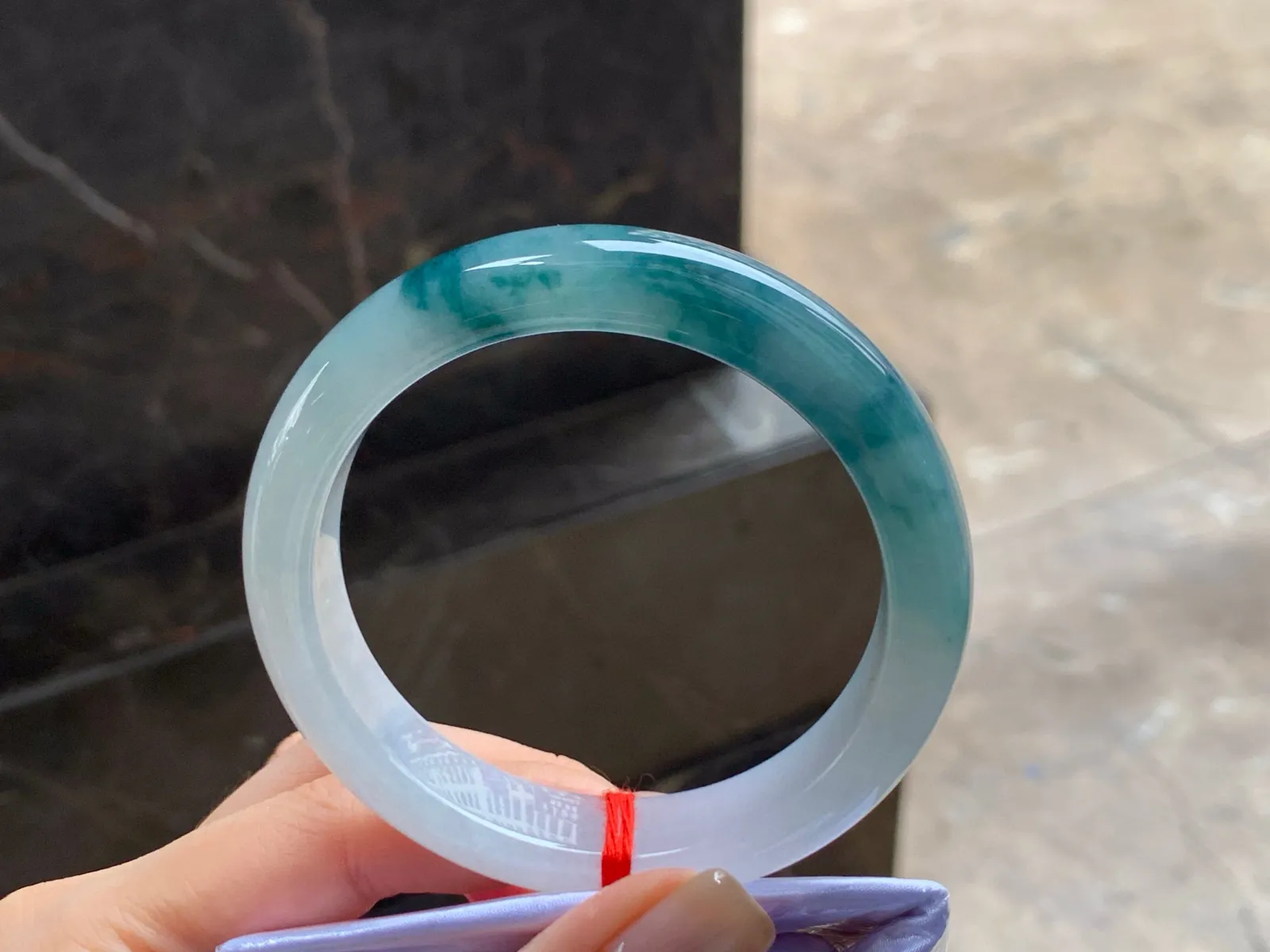 飘花手镯
干净清爽 56.5/12.5/8.5mm