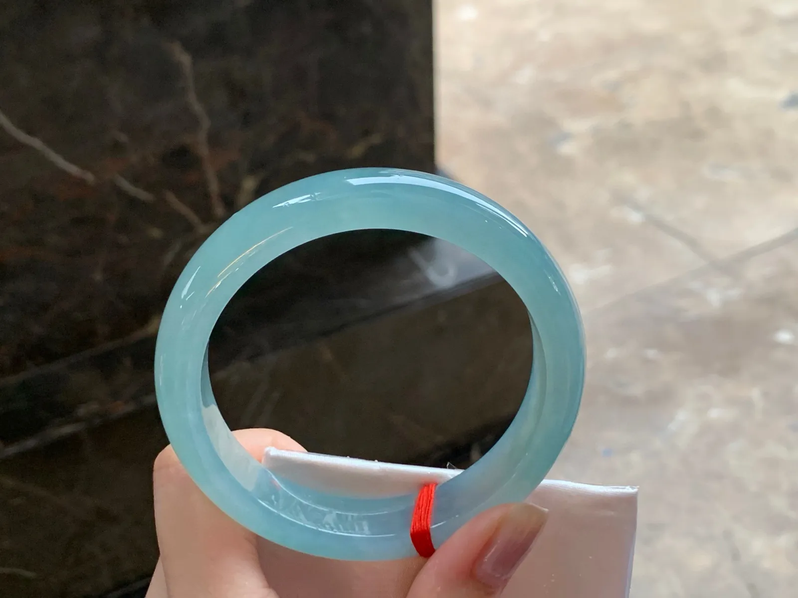 冰晴大圈手镯
种好60/13.2/8.4mm