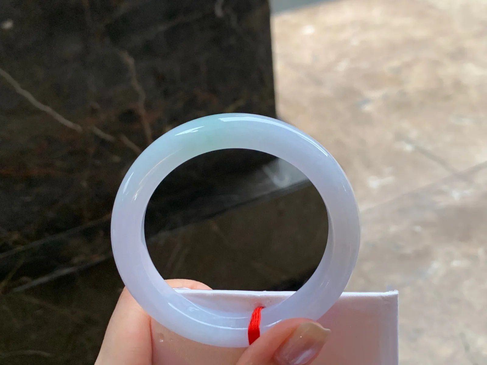 春彩手镯
细腻清爽 54.2/12/9mm