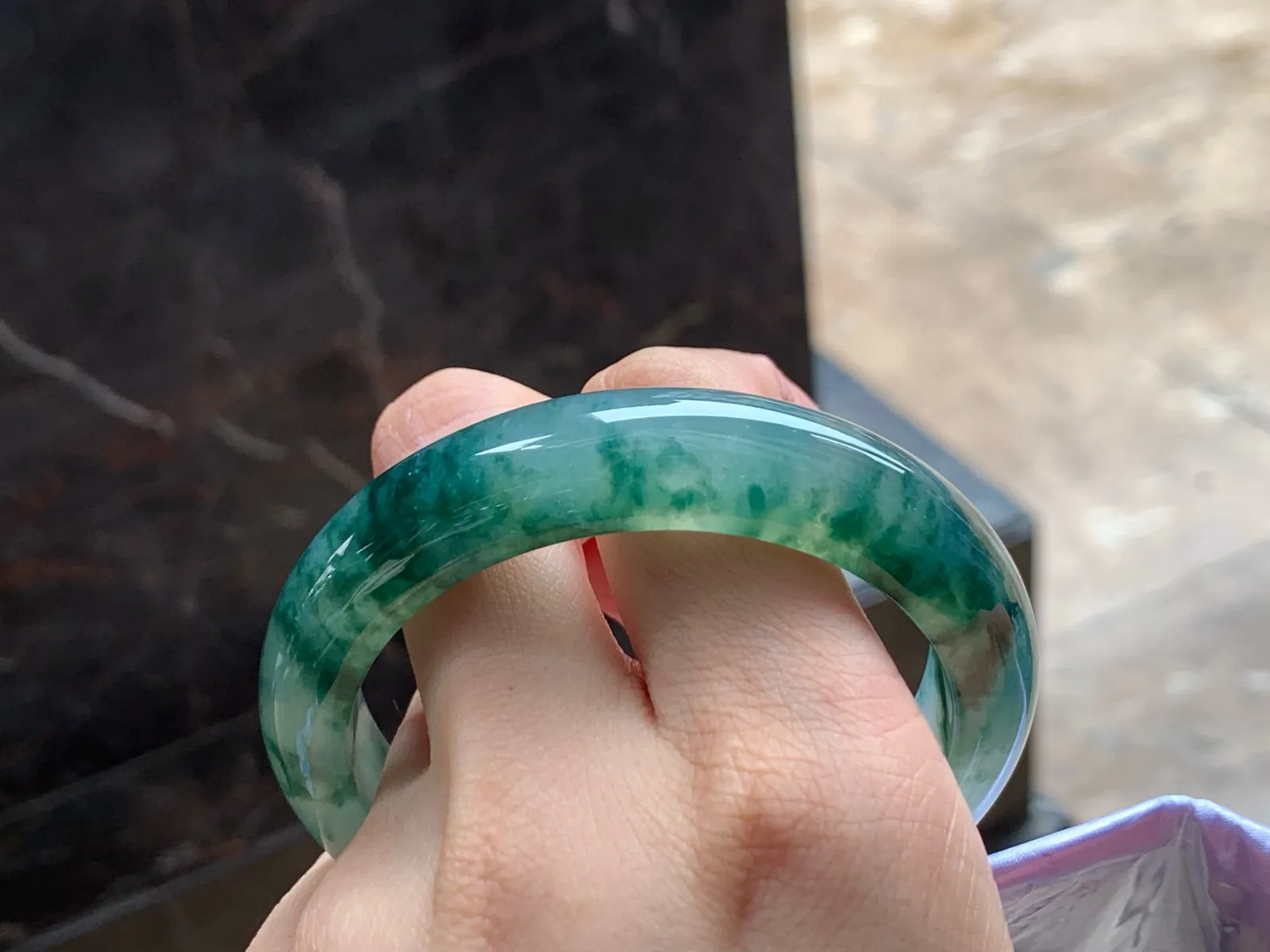 冰飘花手镯
清爽55/12.6/8.6mm