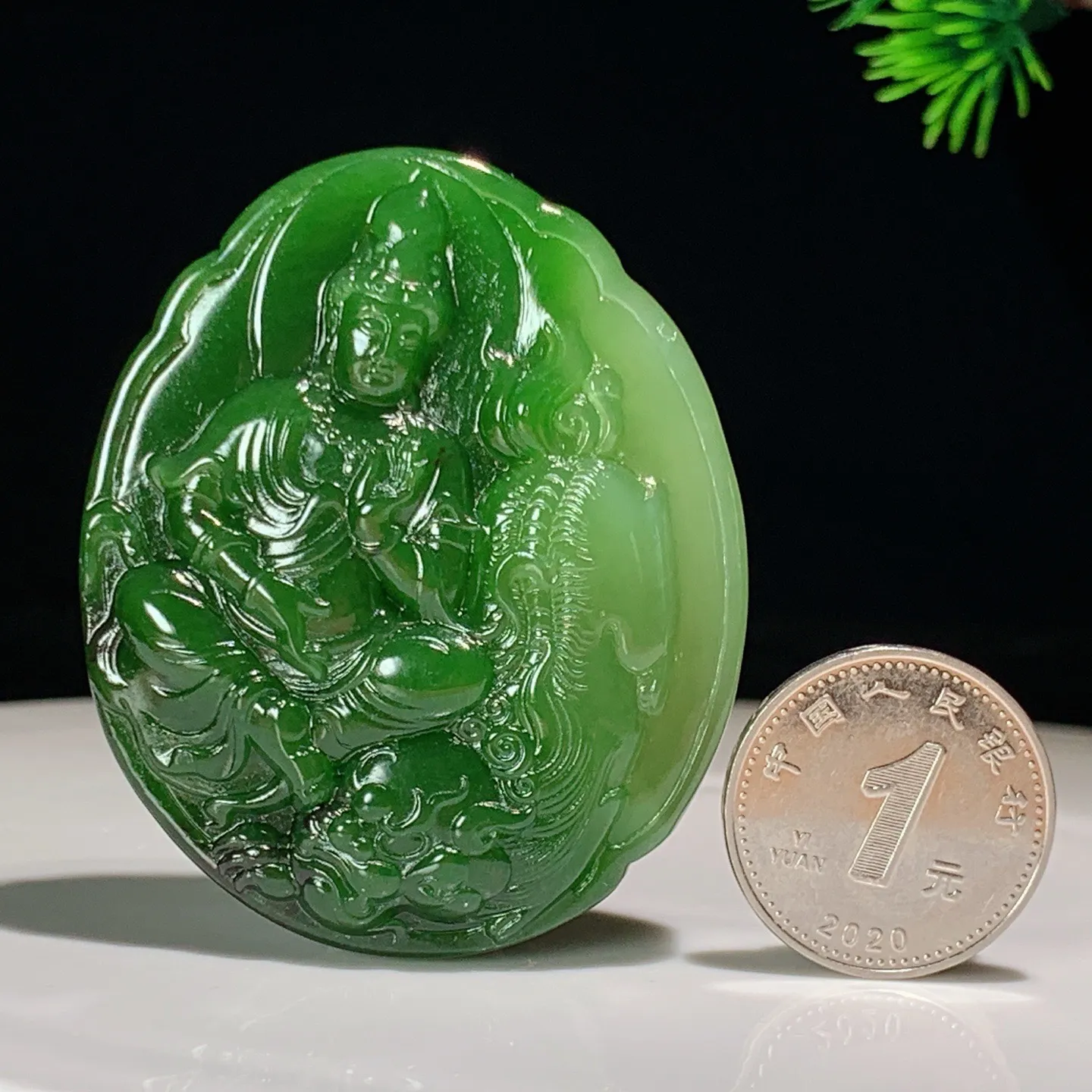 和田玉菠菜绿俄罗斯碧玉文殊菩萨牌子挂件 尺寸53/44/11.5重51.3克，玉质细腻油润 底色纯净 脂粉好，品质好！lt2507011
