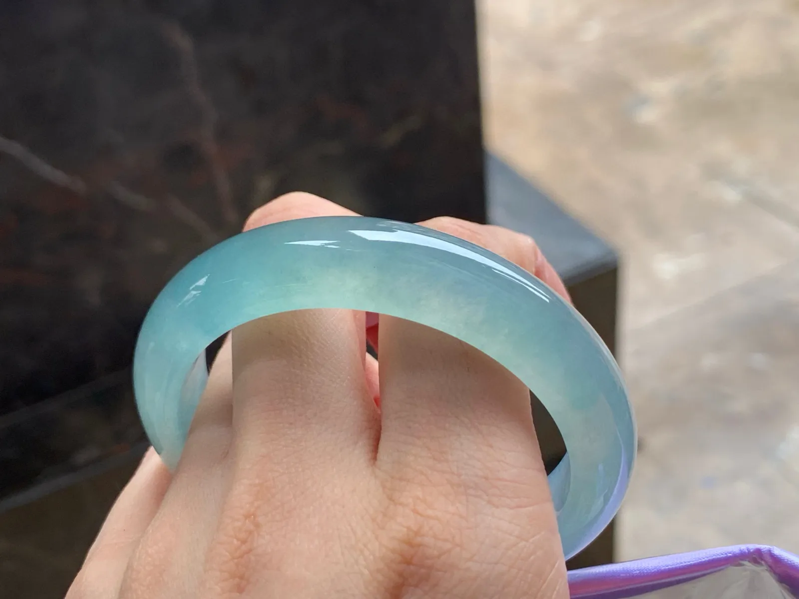 冰晴手镯
种好54.8/12.8/9mm