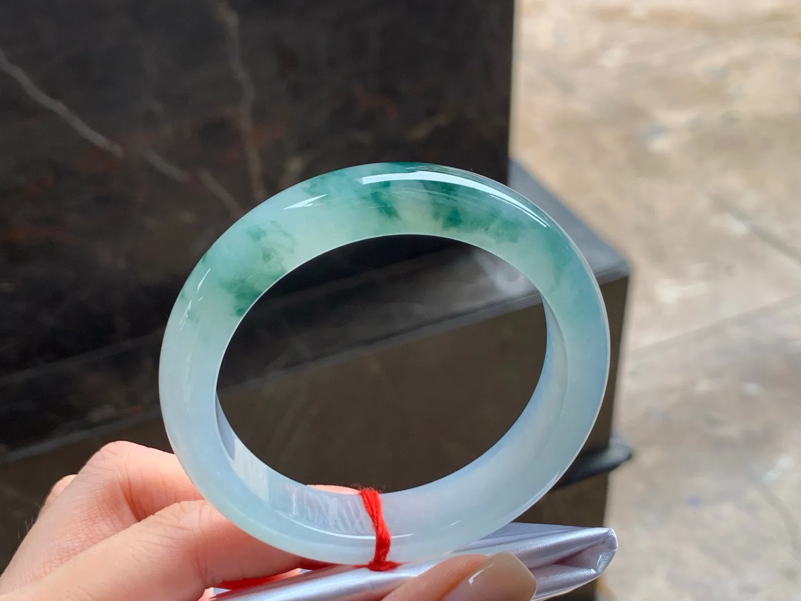 冰种飘花手镯
种好53/13.1/8.5mm