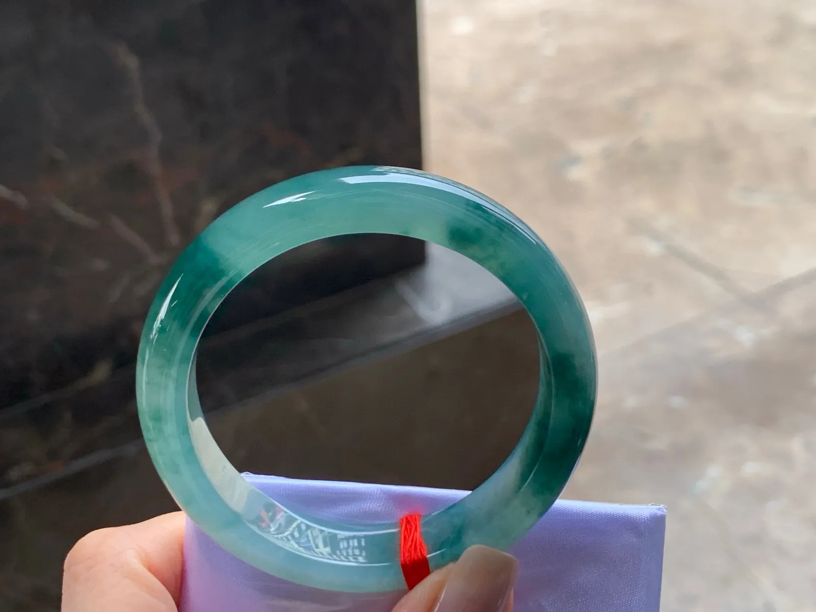 飘花手镯
种好水润 51.5/11.8/7.5mm