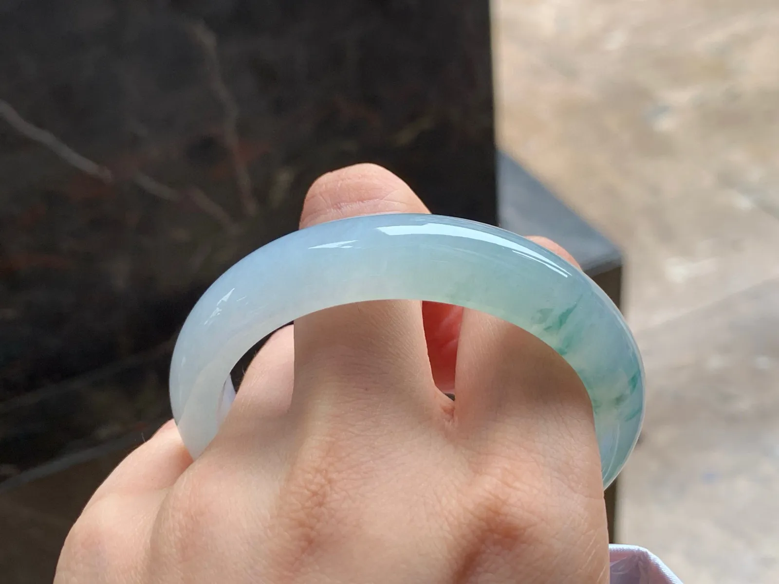 冰飘花手镯
水润53.9/12.6/8.3mm