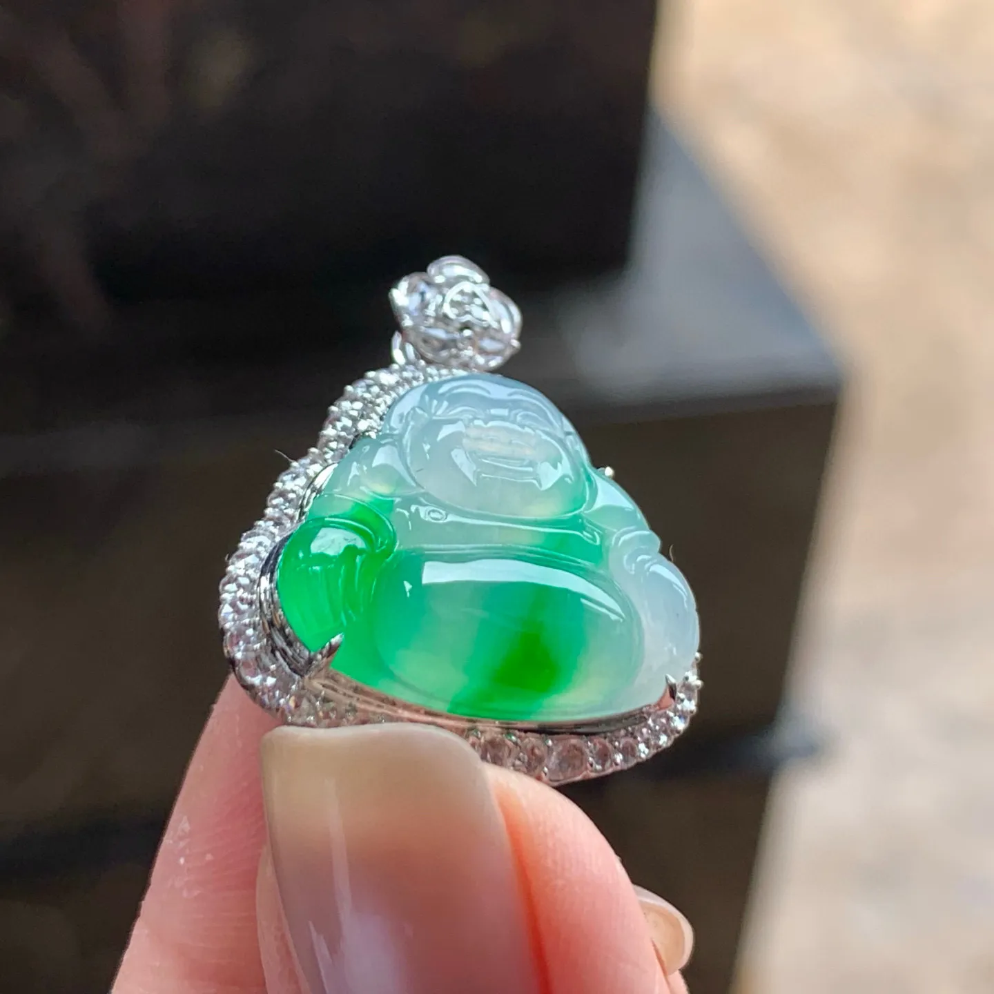 冰种阳绿坐佛
种老 真金镶嵌