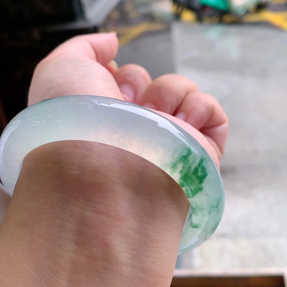 正圈冰玻飘花 无瑕 尺寸:56.5/13.1/8.9 花美 种水好