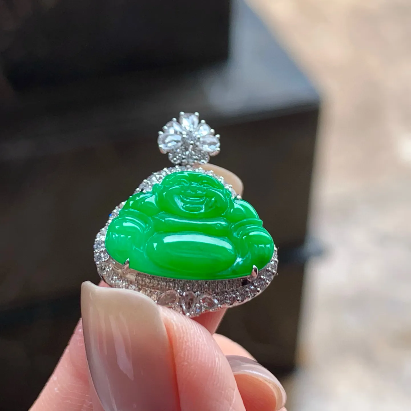 阳绿坐佛
真金镶嵌 精致