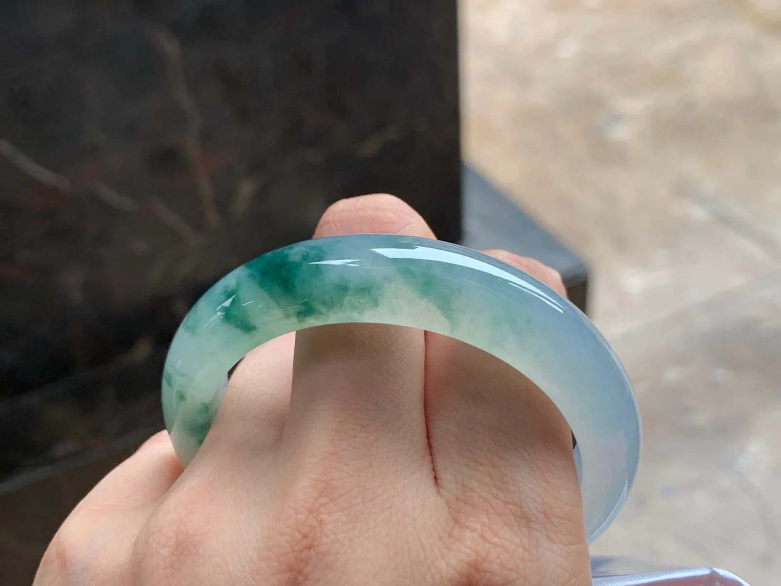 冰种飘花手镯
种好53/13.1/8.5mm