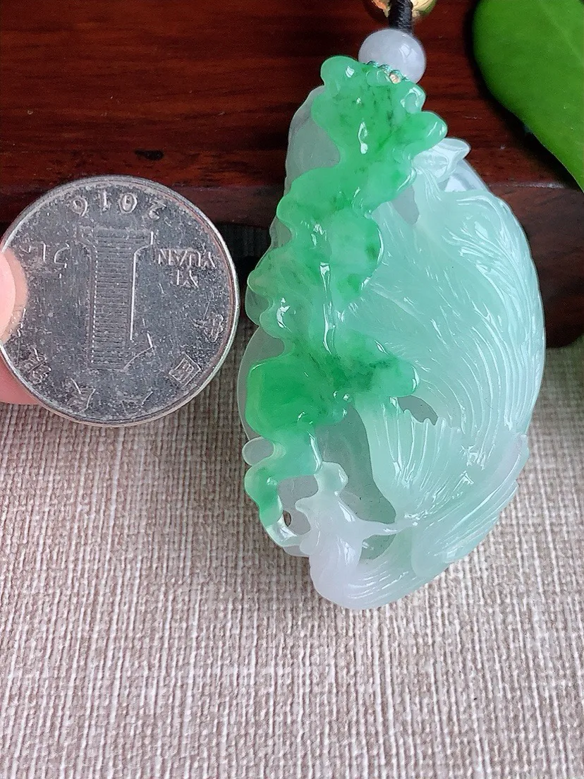 a货翡翠老坑冰种飘绿凤凰吊坠  尺寸50.6×28×13mm 重量28.15g 0711