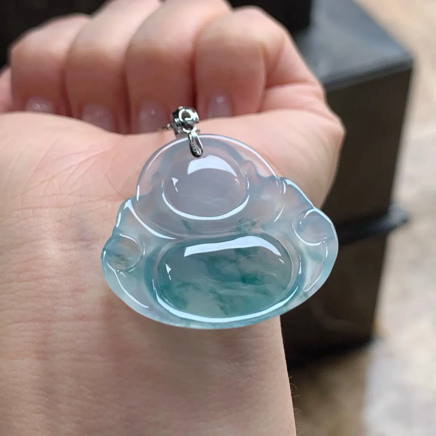 冰种飘花坐佛
种好 金扣