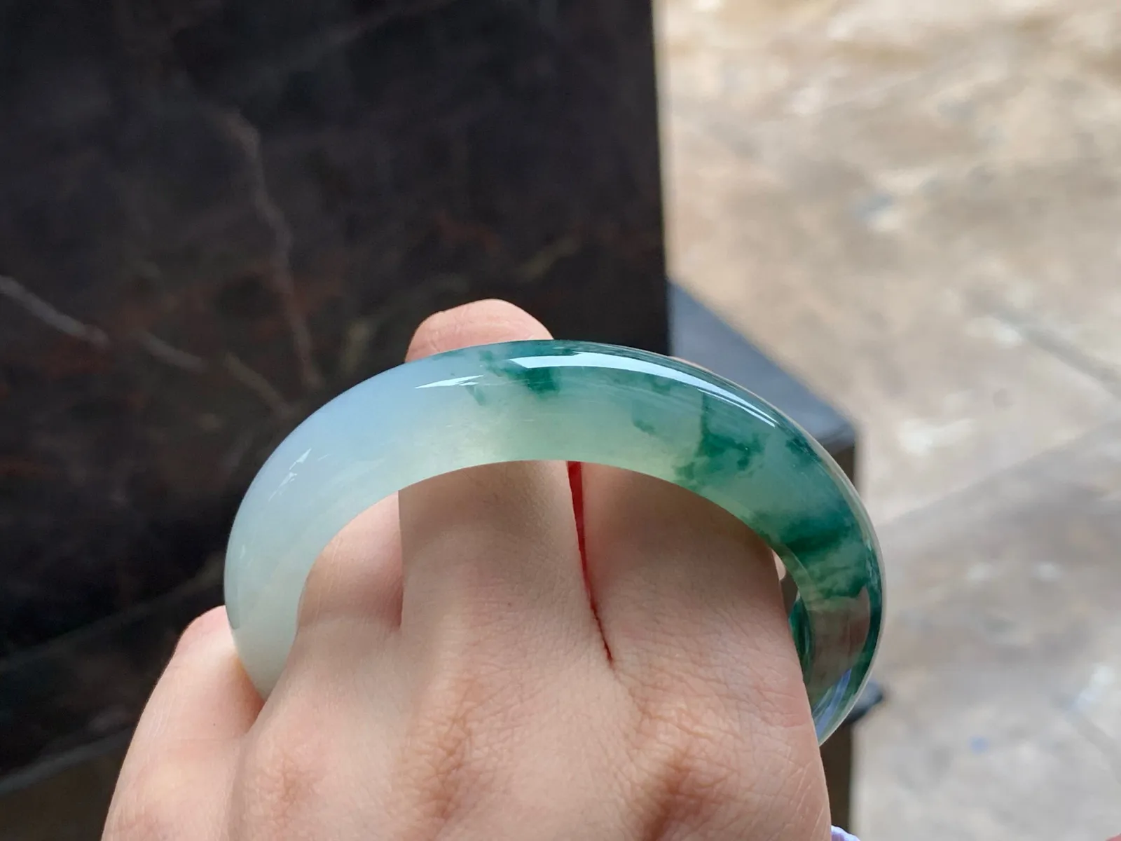 冰飘花手镯
清爽55/12.6/8.6mm