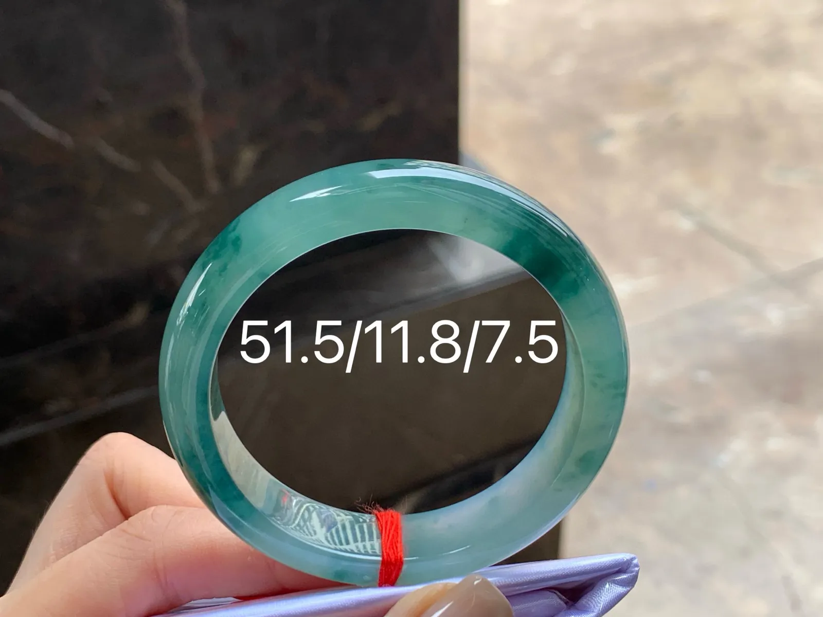 飘花手镯
种好水润 51.5/11.8/7.5mm