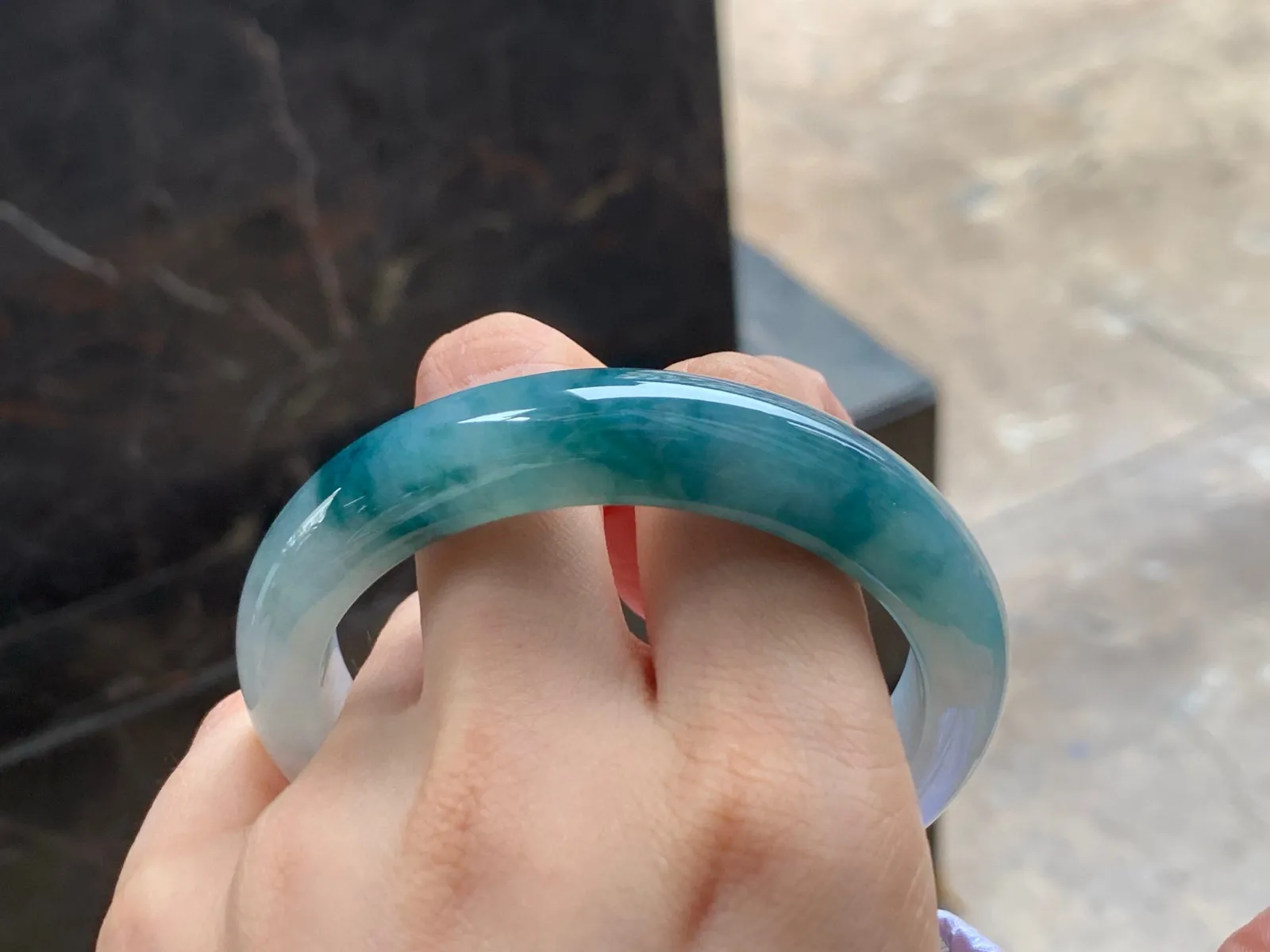 飘花手镯
干净清爽 56.5/12.5/8.5mm