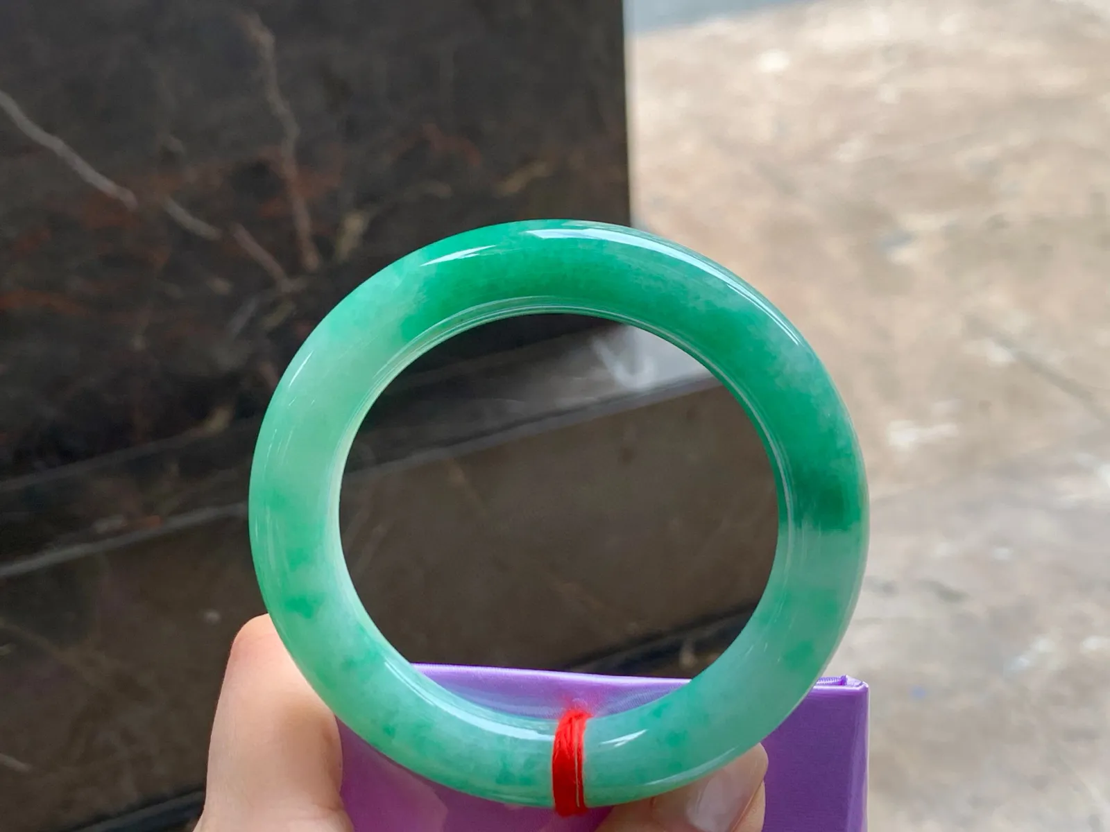 豆绿福镯
干净清爽 56.7/11.7/11.2mm