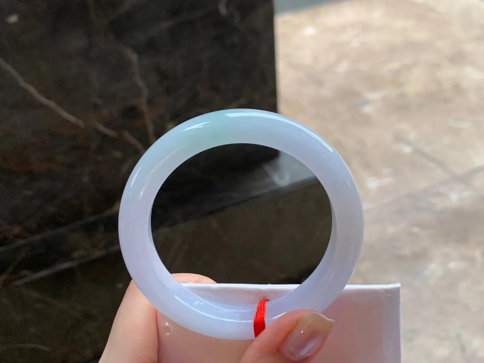 春彩手镯
细腻清爽 54.2/12/9mm
