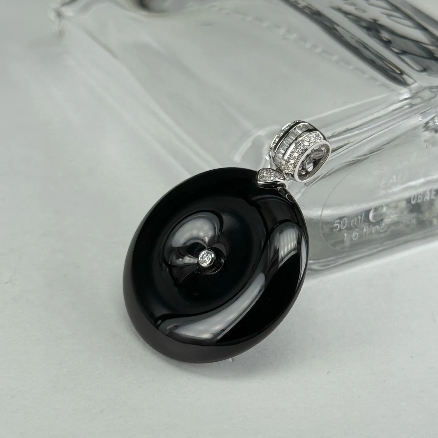 精品18k墨翠平安扣 种好色正 黑度极好 打灯通透 油性十足 尺寸30.7