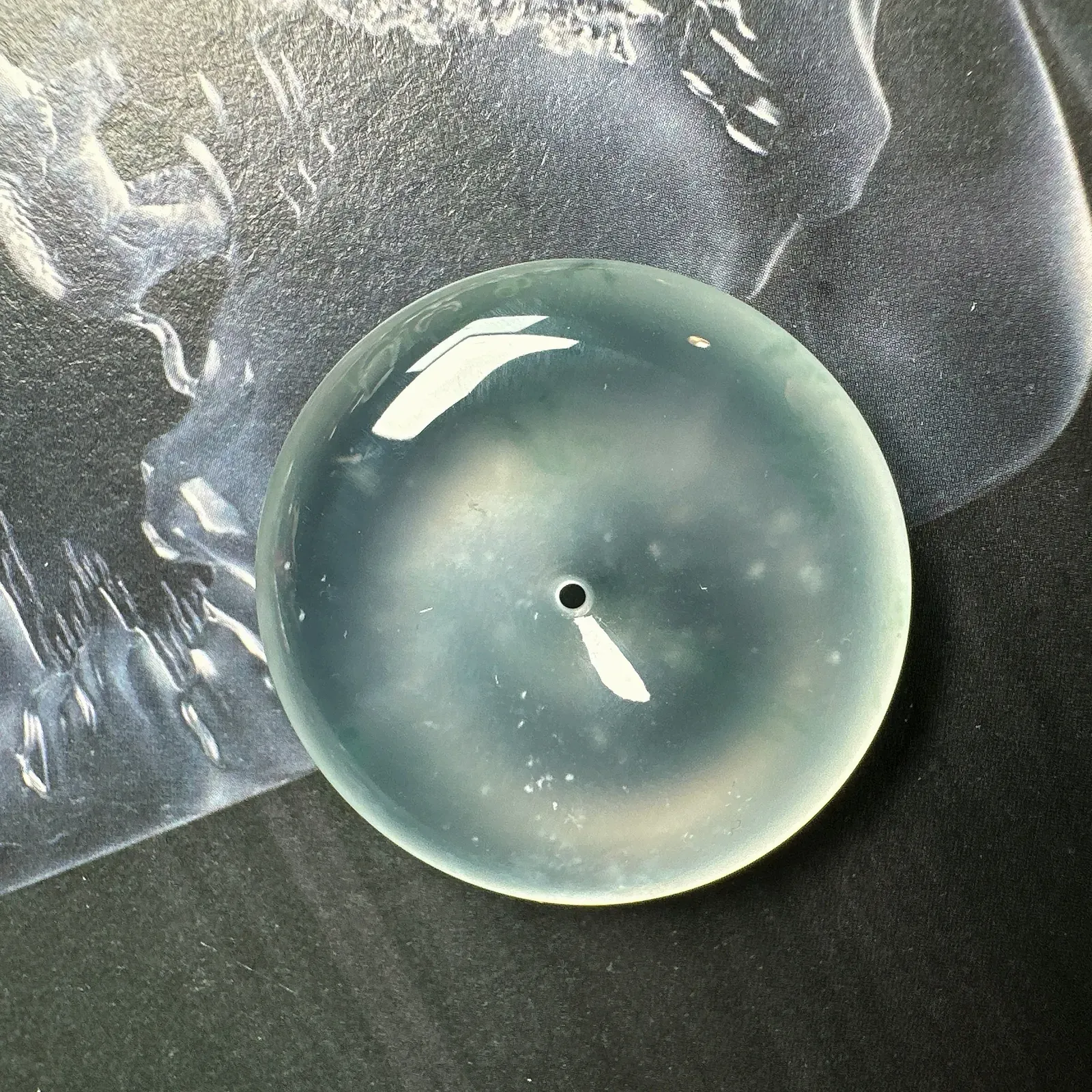 【行家货】玻璃种飘花平安扣，晶莹剔透，荧光强烈，尺寸够大，比例好。