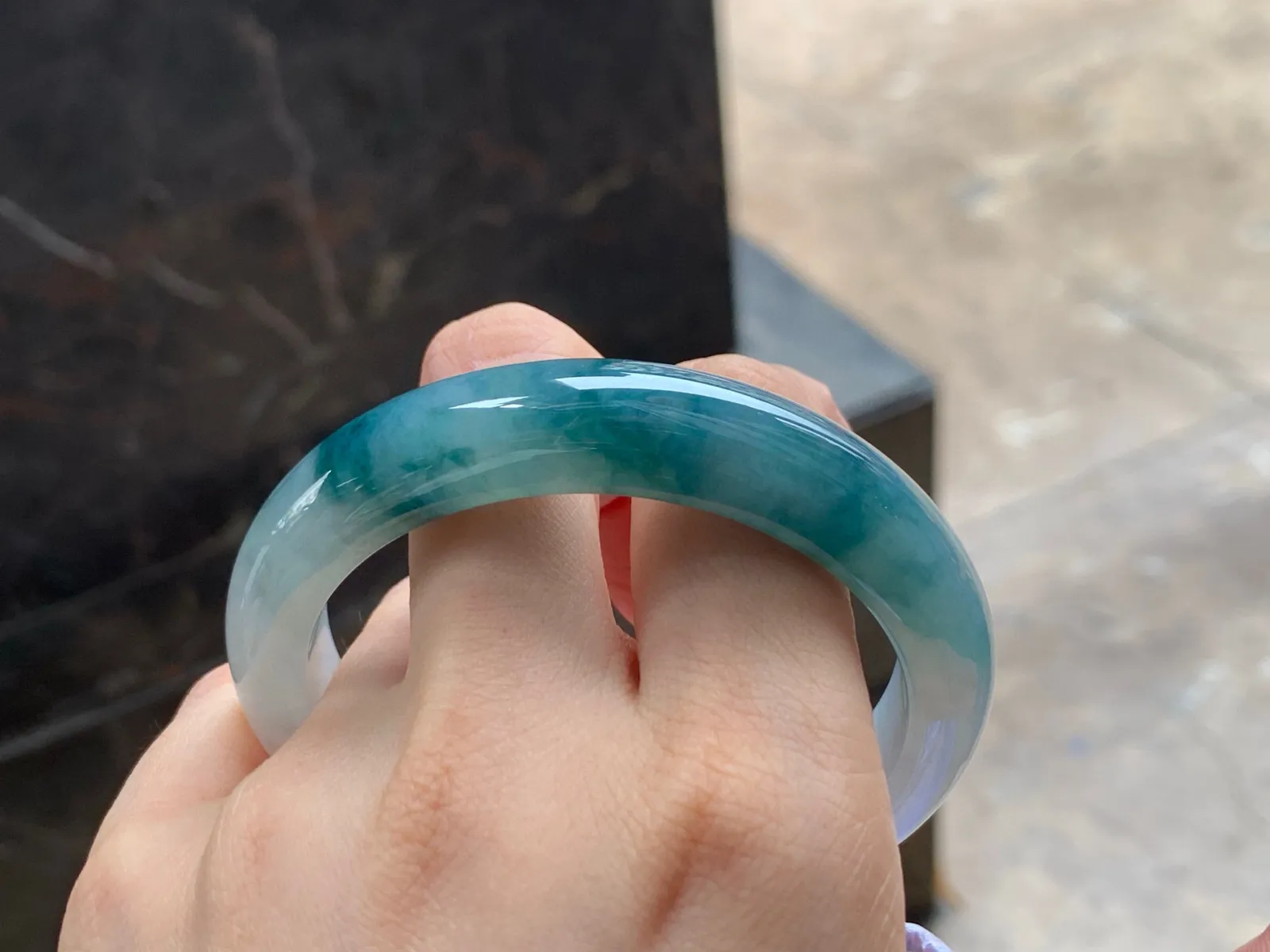 飘花手镯
干净清爽 56.5/12.5/8.5mm