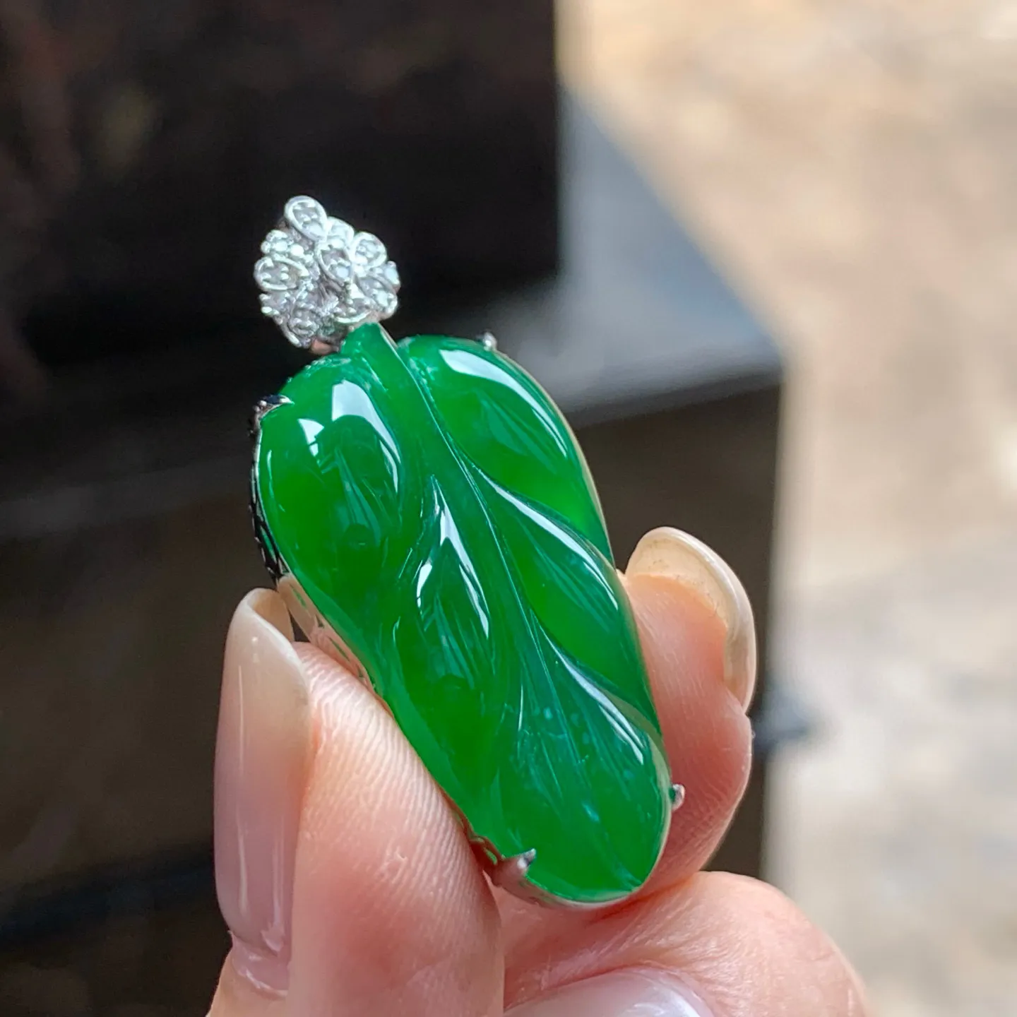 冰满色玉叶
水润 真金镶嵌