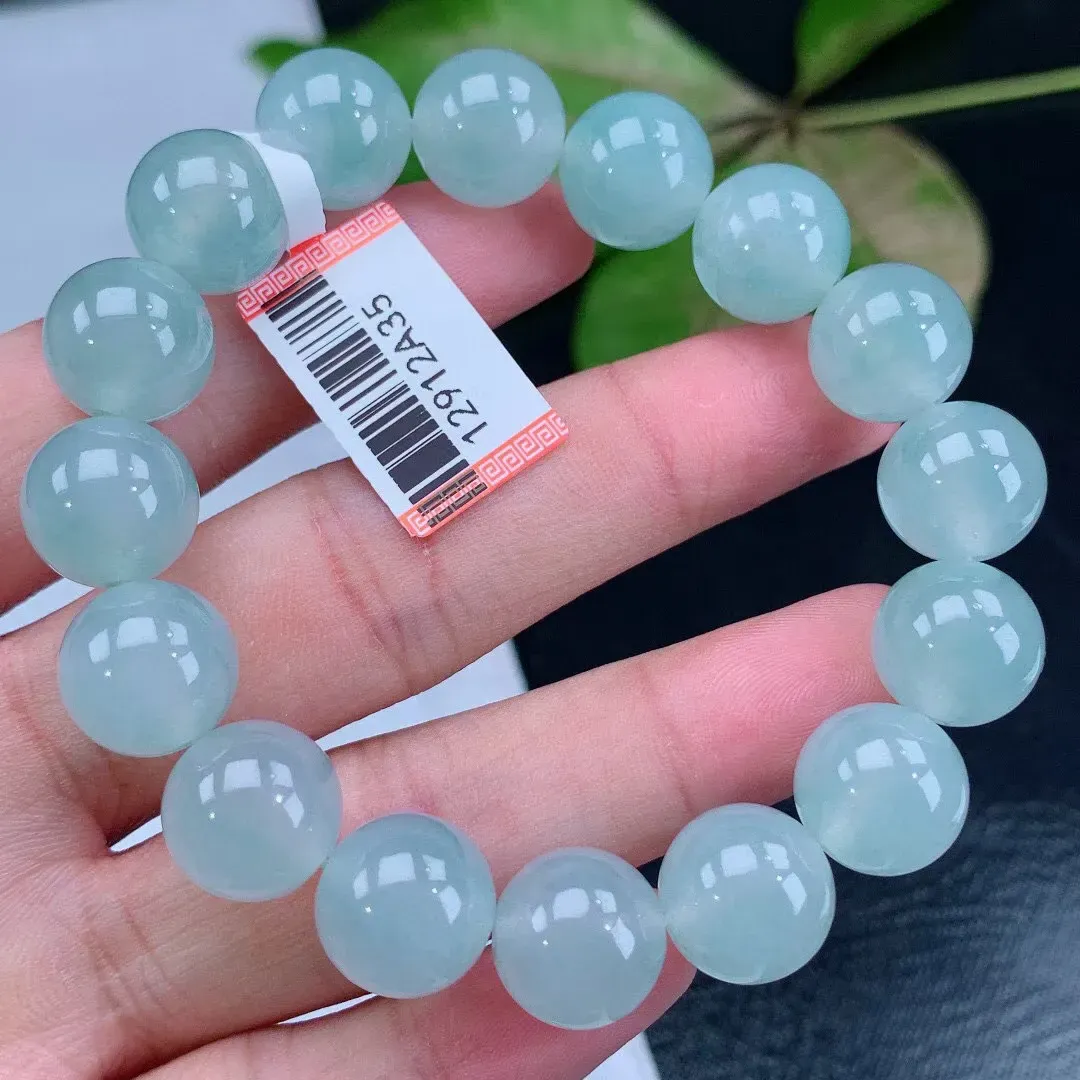 缅甸天然翡翠A货 老坑料起胶冰种 飘绿圆珠手串 手链 
尺寸12.4mm   y 55.13