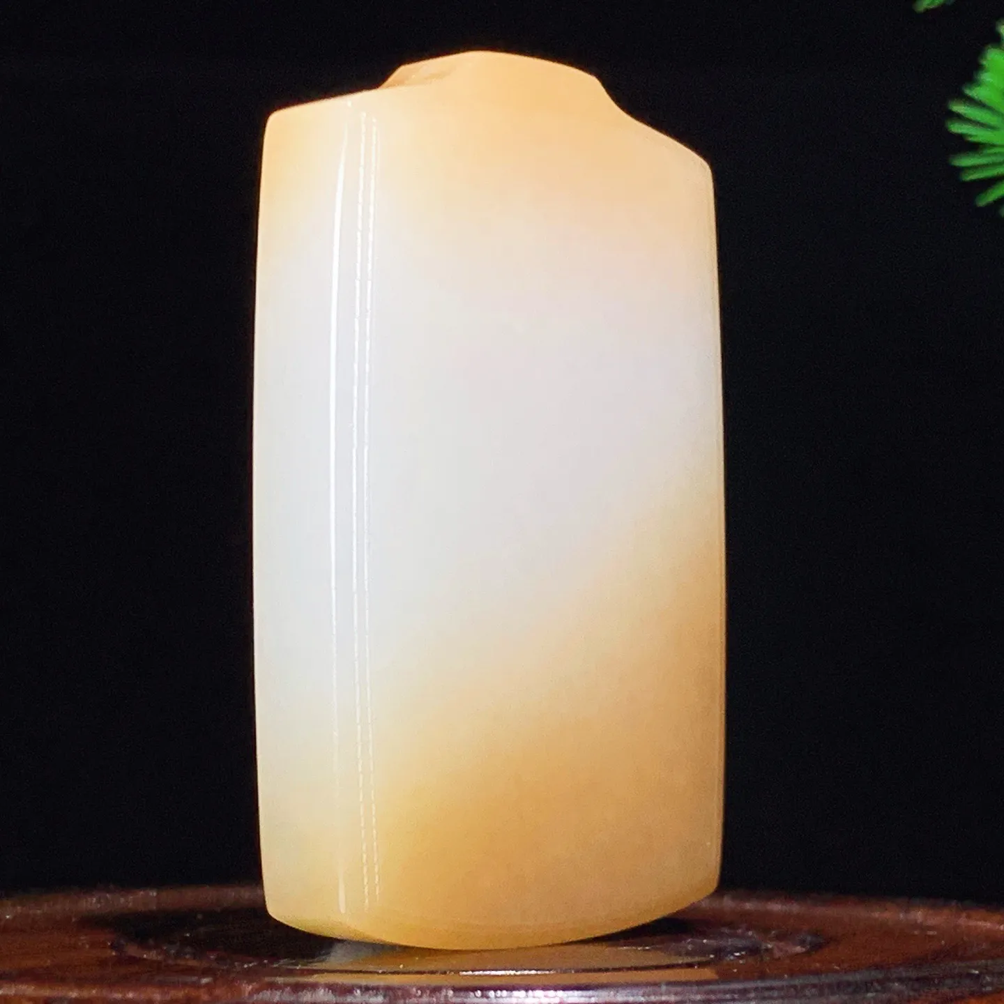新疆和田玉羊脂白玉且末糖平安无事牌挂件 尺寸60/40/11重64.2克，玉质细腻油润 底色纯净 脂粉好，品质好！lt250711