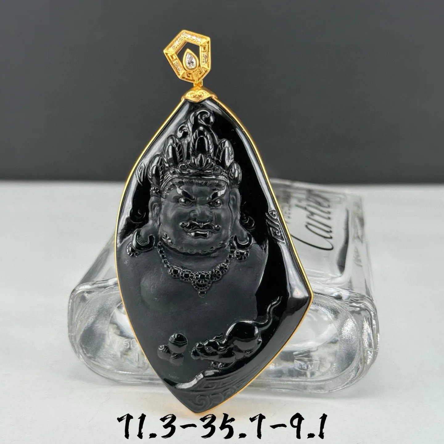 精品18k墨翠黄财神 种好色正 黑度极好 打灯通透 油性十足 尺寸71.3