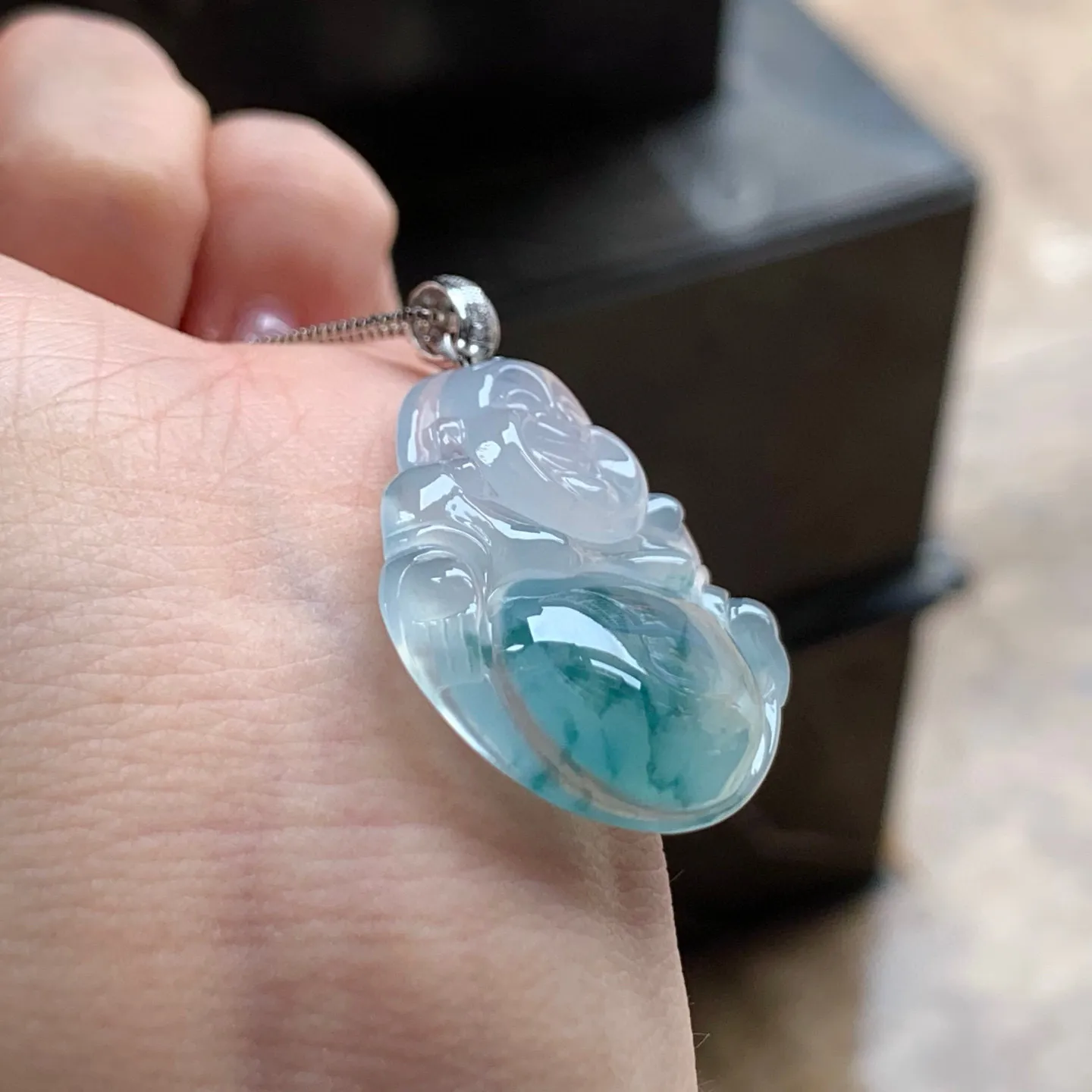 冰种飘花坐佛
种好 金扣