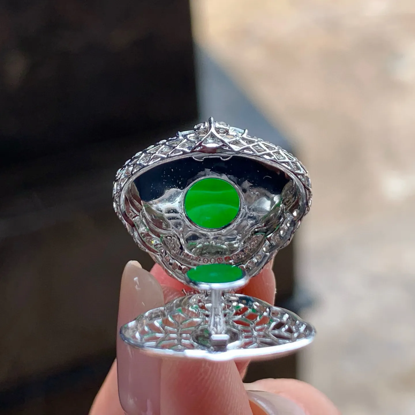 阳绿坐佛
真金镶嵌 精致