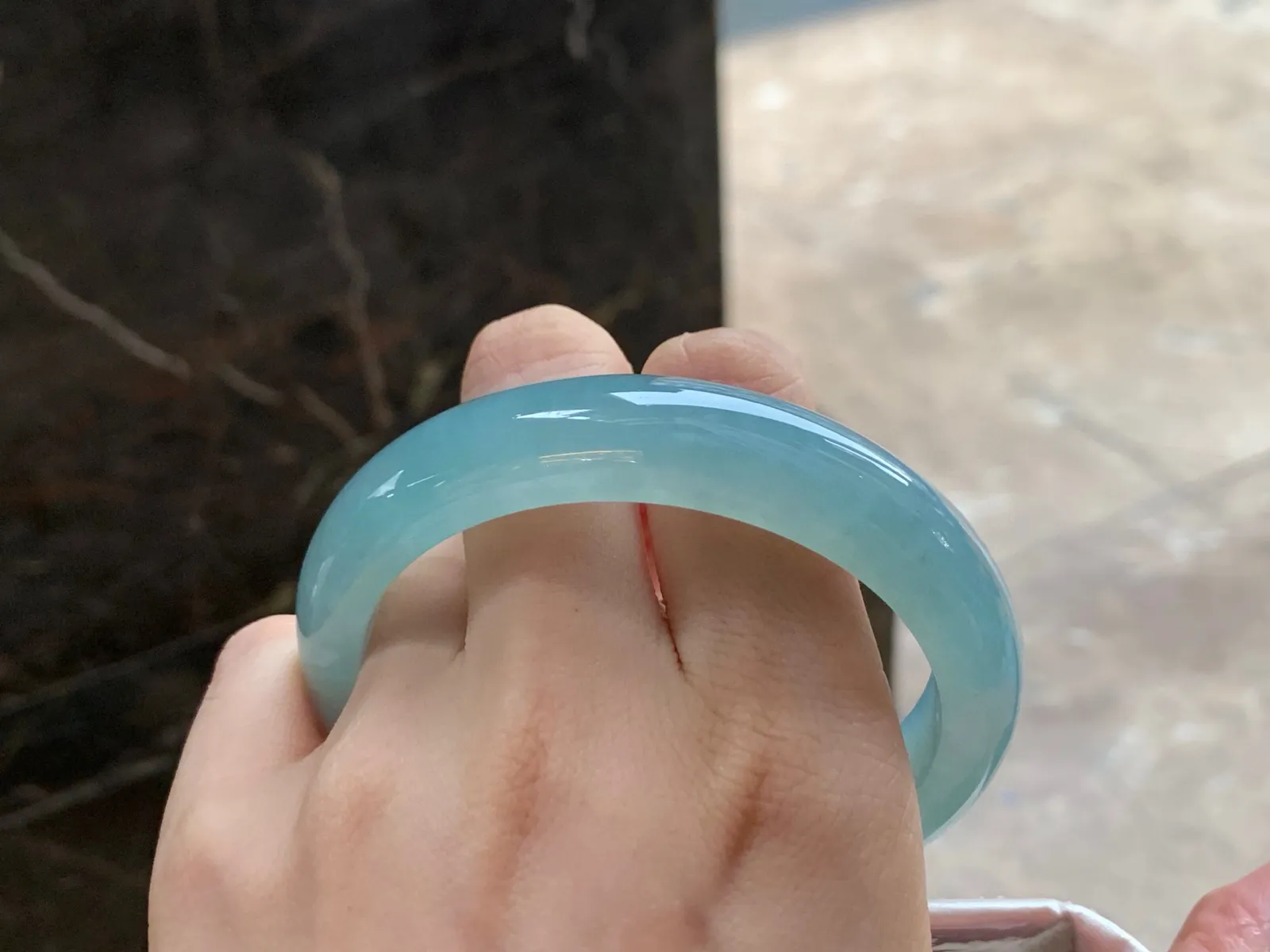 冰晴大圈手镯
种好60/13.2/8.4mm