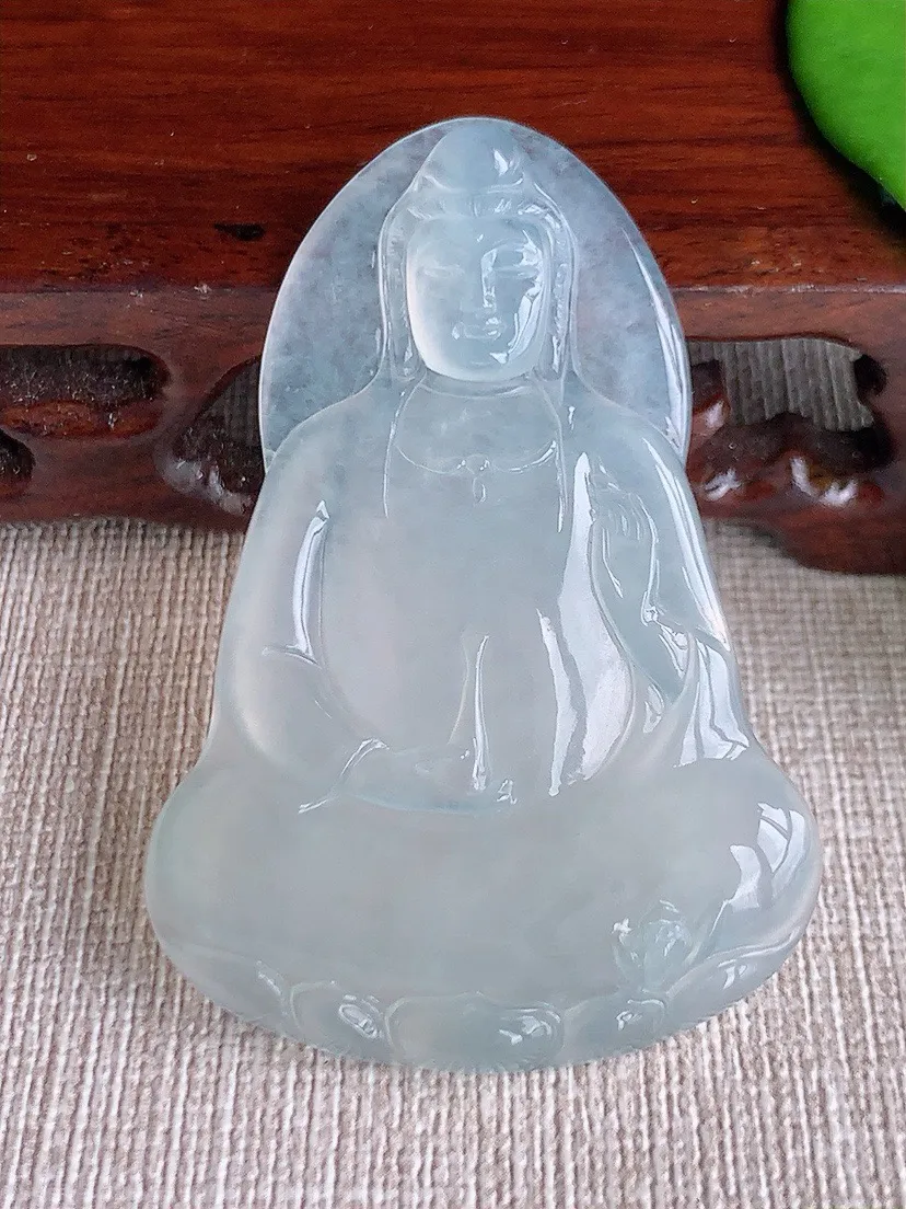 a货翡翠老坑冰种观音吊坠 尺寸55.2×37.2×4.6mm 重量17.27g 0711