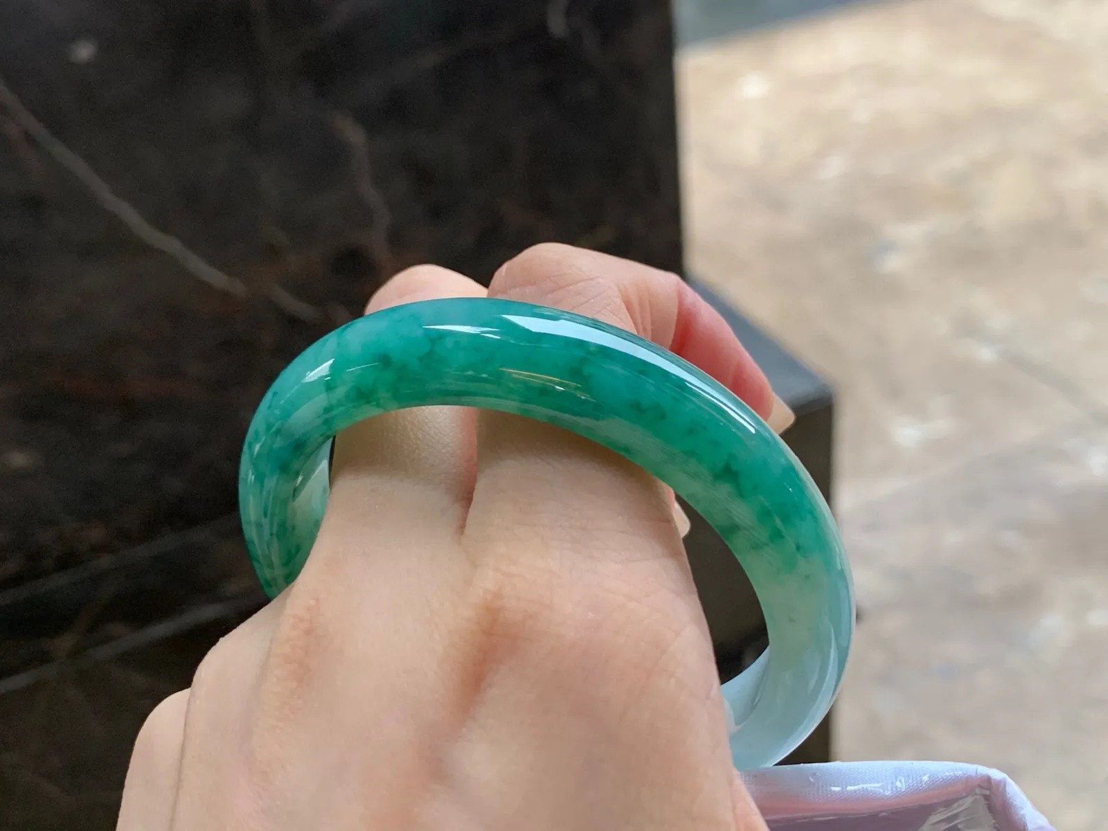 飘花手镯
细腻清爽 56.5/12.5/8mm