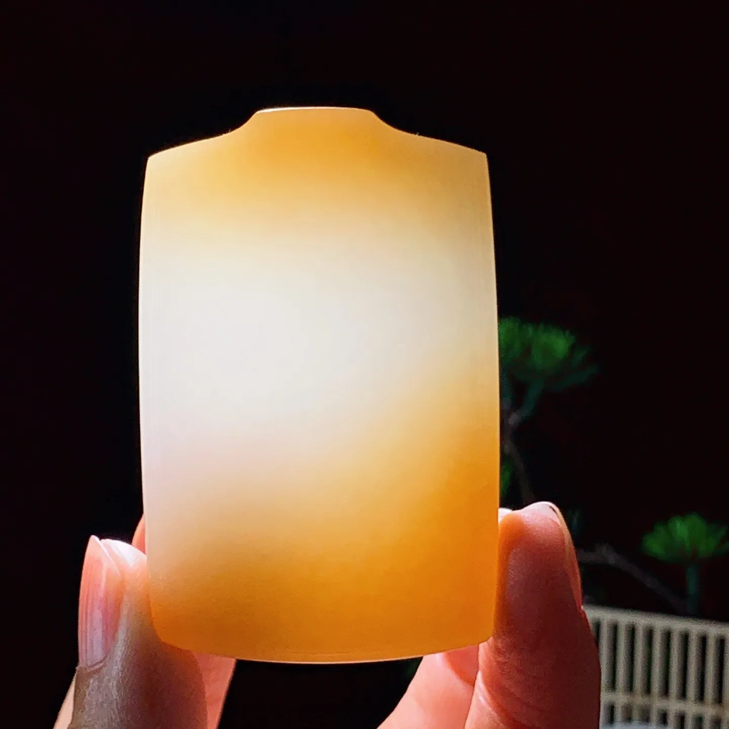 新疆和田玉羊脂白玉且末糖平安无事牌挂件 尺寸60/40/11重64.2克，玉质细腻油润 底色纯净 脂粉好，品质好！lt250711