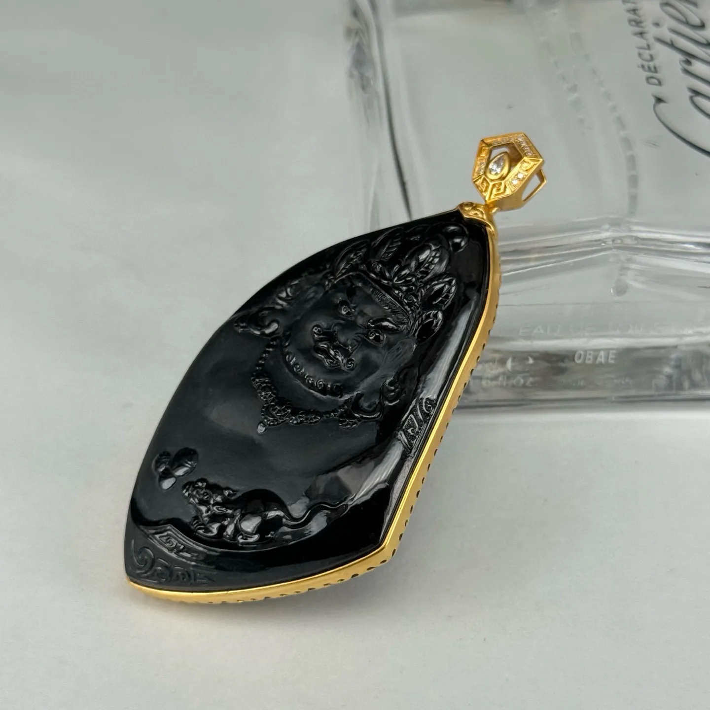 精品18k墨翠黄财神 种好色正 黑度极好 打灯通透 油性十足 尺寸71.3