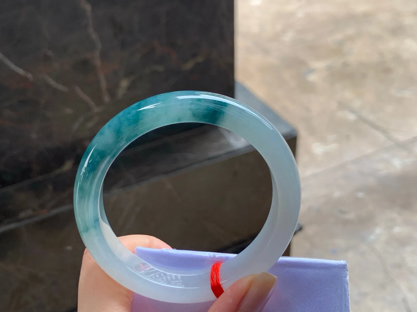 飘花手镯
干净清爽 56.5/12.5/8.5mm