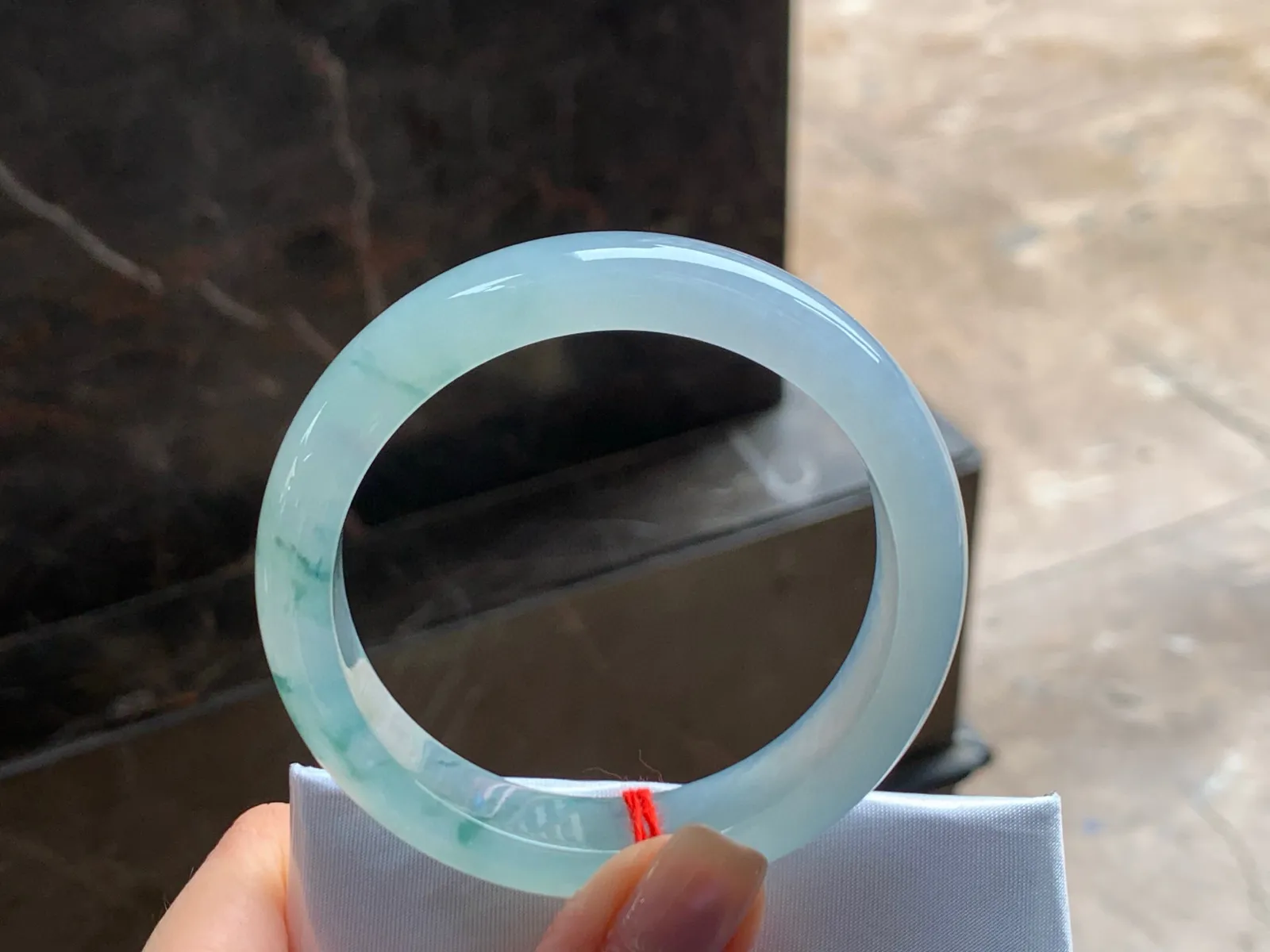 冰飘花手镯
水润53.9/12.6/8.3mm