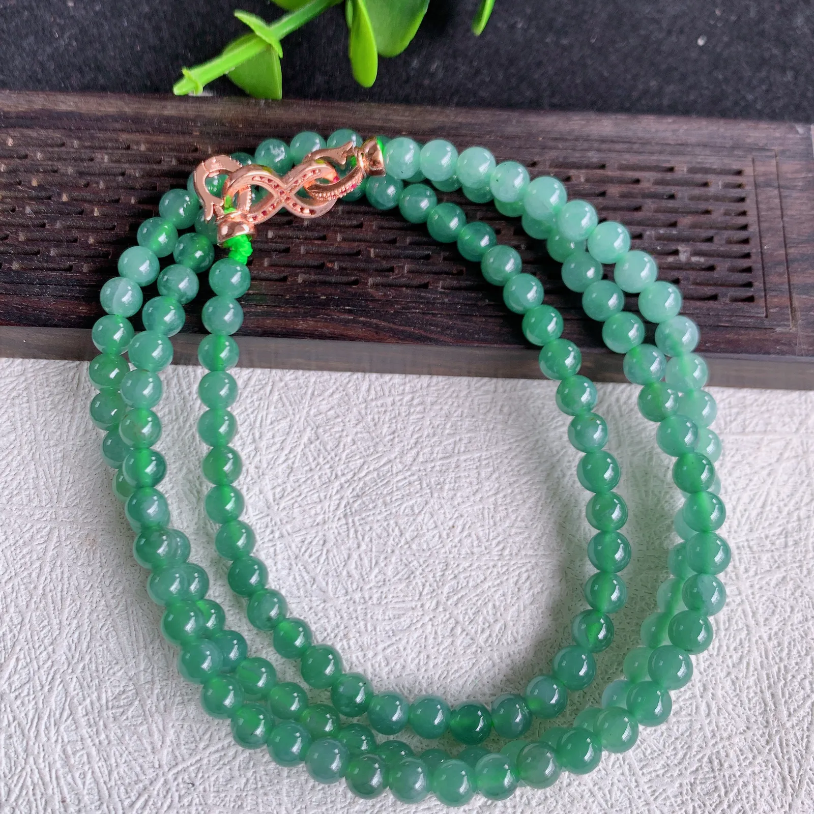 自然光实拍，天然A货翡翠冰润冰透圆珠项链，4.5mm＃W00066