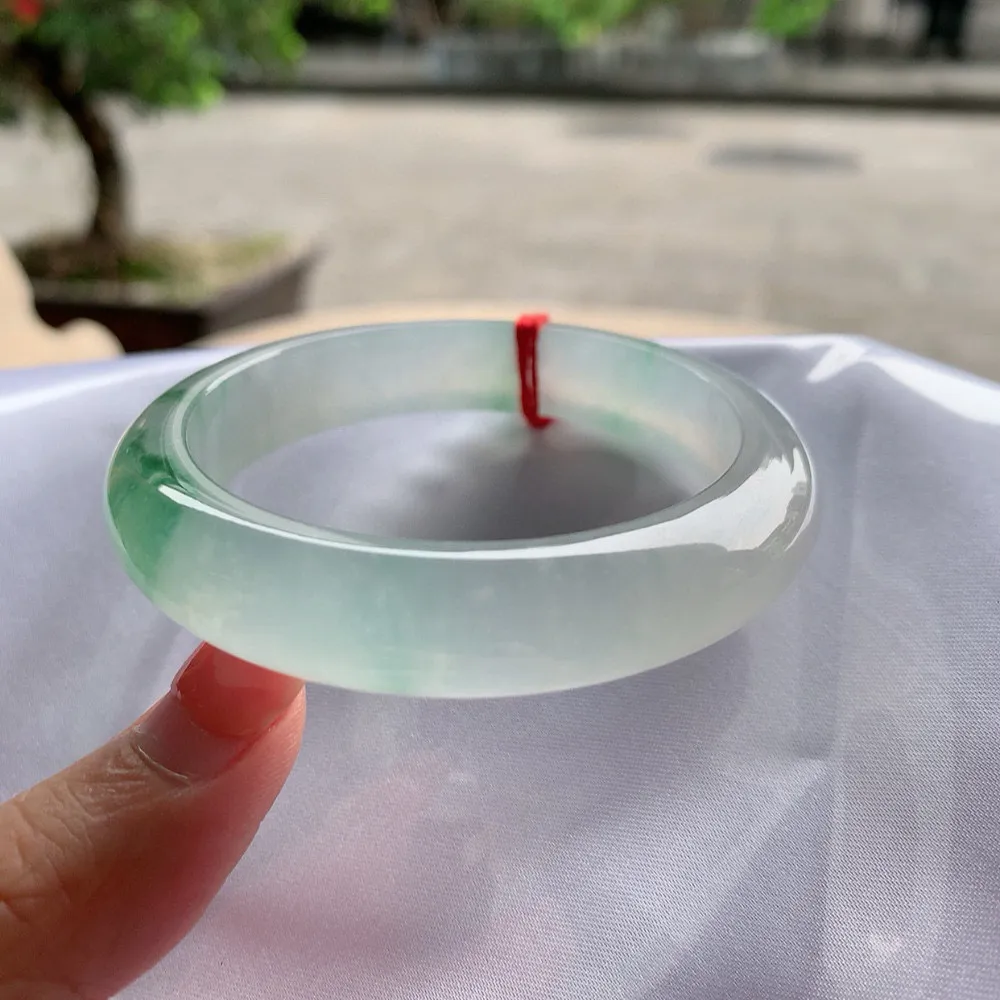 正圈冰玻飘花 无瑕 尺寸:52.3/12.2/8.5 花美 种水好