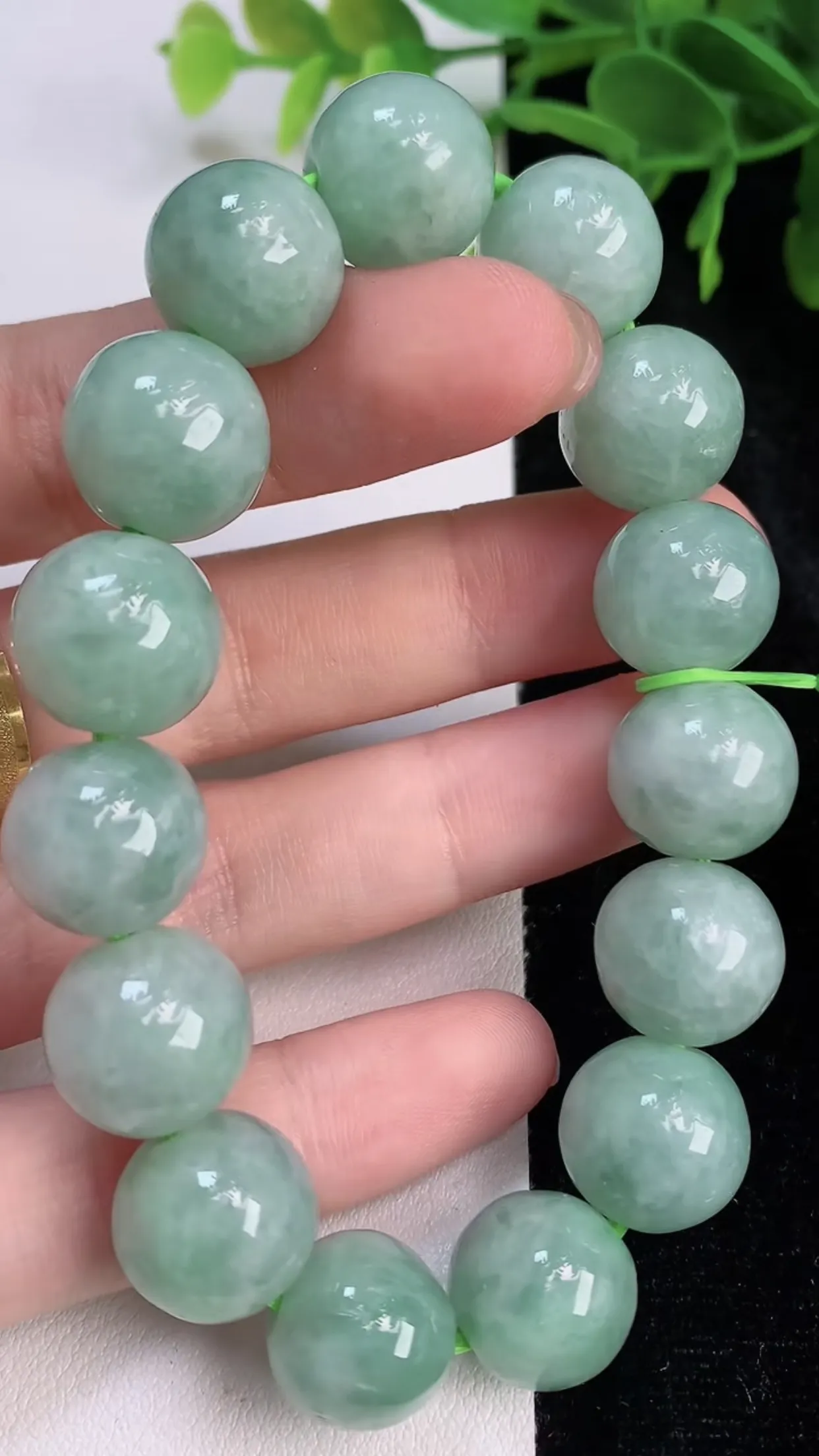 缅甸天然翡翠a货 老坑料起胶冰润 满绿圆珠手串 手链  尺寸13.5mm  15颗  y  62.5