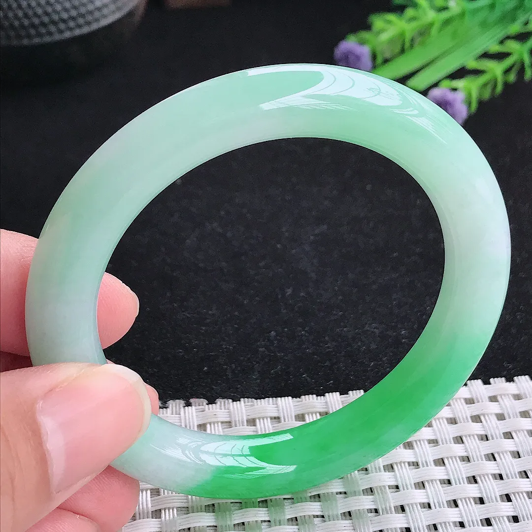 自然光51.5/9.8/9.5老坑精美冰胶飘阳绿圆条手镯小圈口玉镯平安镯