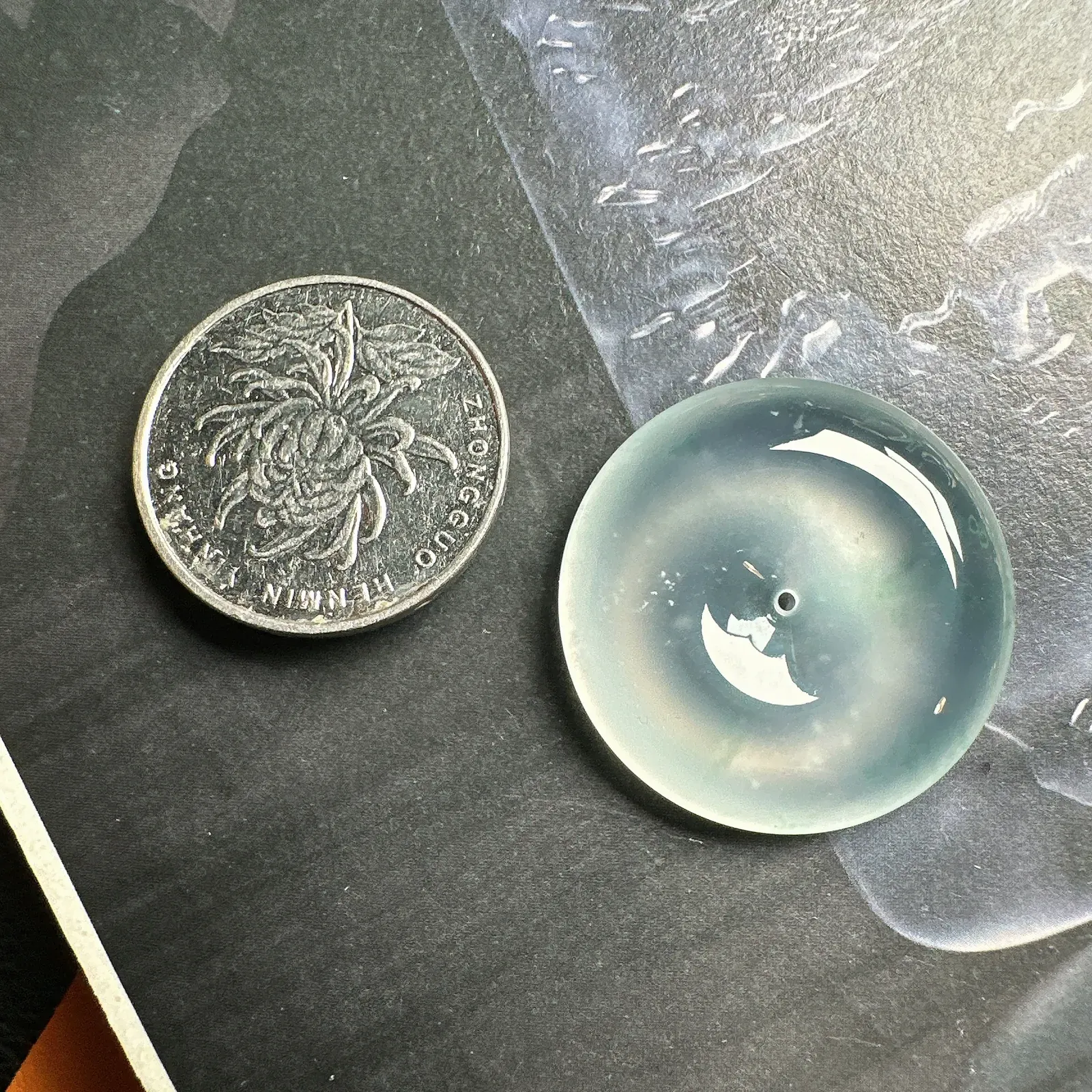 【行家货】玻璃种飘花平安扣，晶莹剔透，荧光强烈，尺寸够大，比例好。