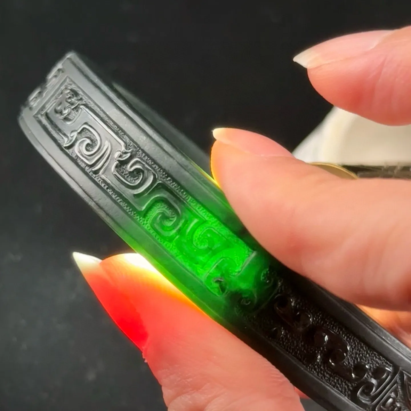 精品墨翠手镯 种好色正 黑度极好 打灯通透 油性十足 圈口59