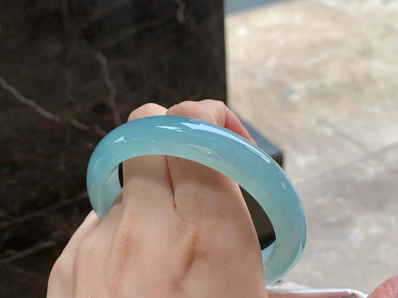 冰晴大圈手镯
种好60/13.2/8.4mm