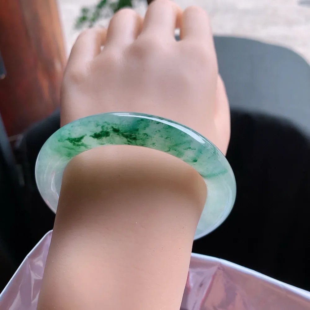 圆条冰玻飘花 无瑕 尺寸:57.6/11.2/10.7 胶感十足