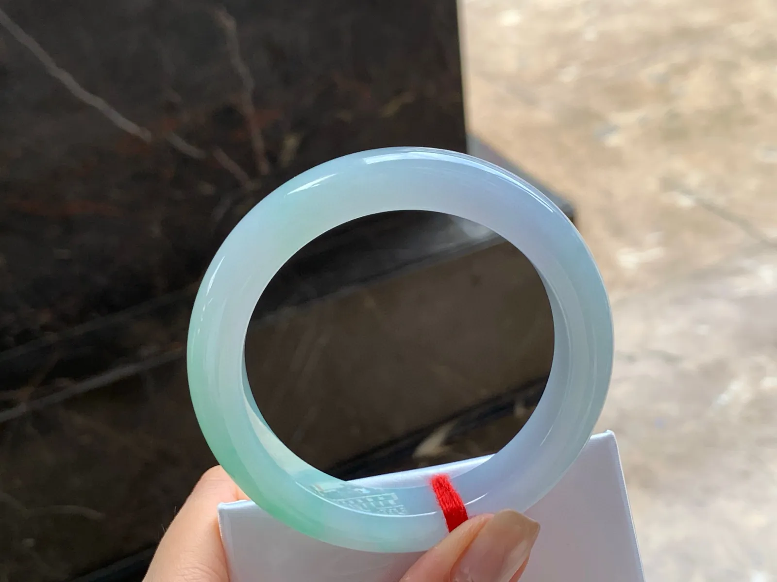 淡春彩手镯
细腻水润 55/11.5/9.3mm